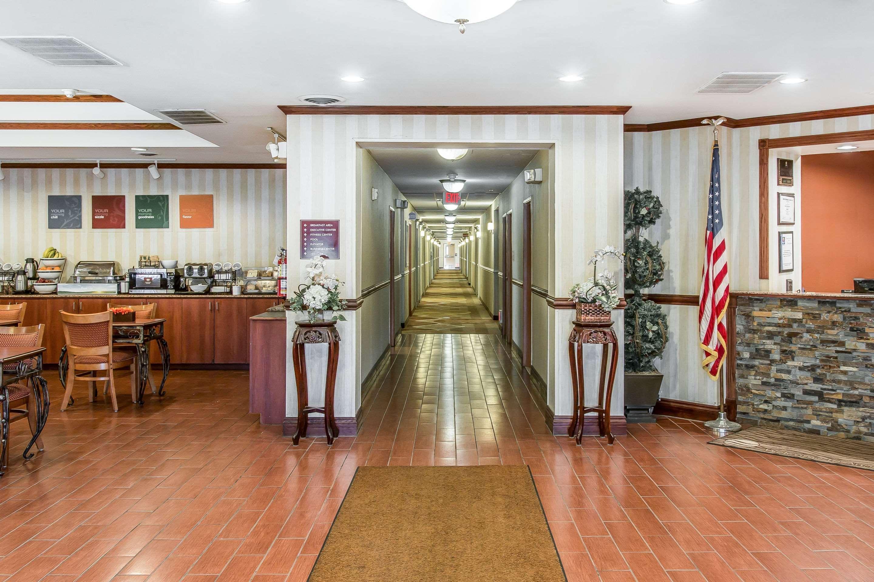 Quality Inn & Suites Ann Arbor Hwy 23 Εξωτερικό φωτογραφία