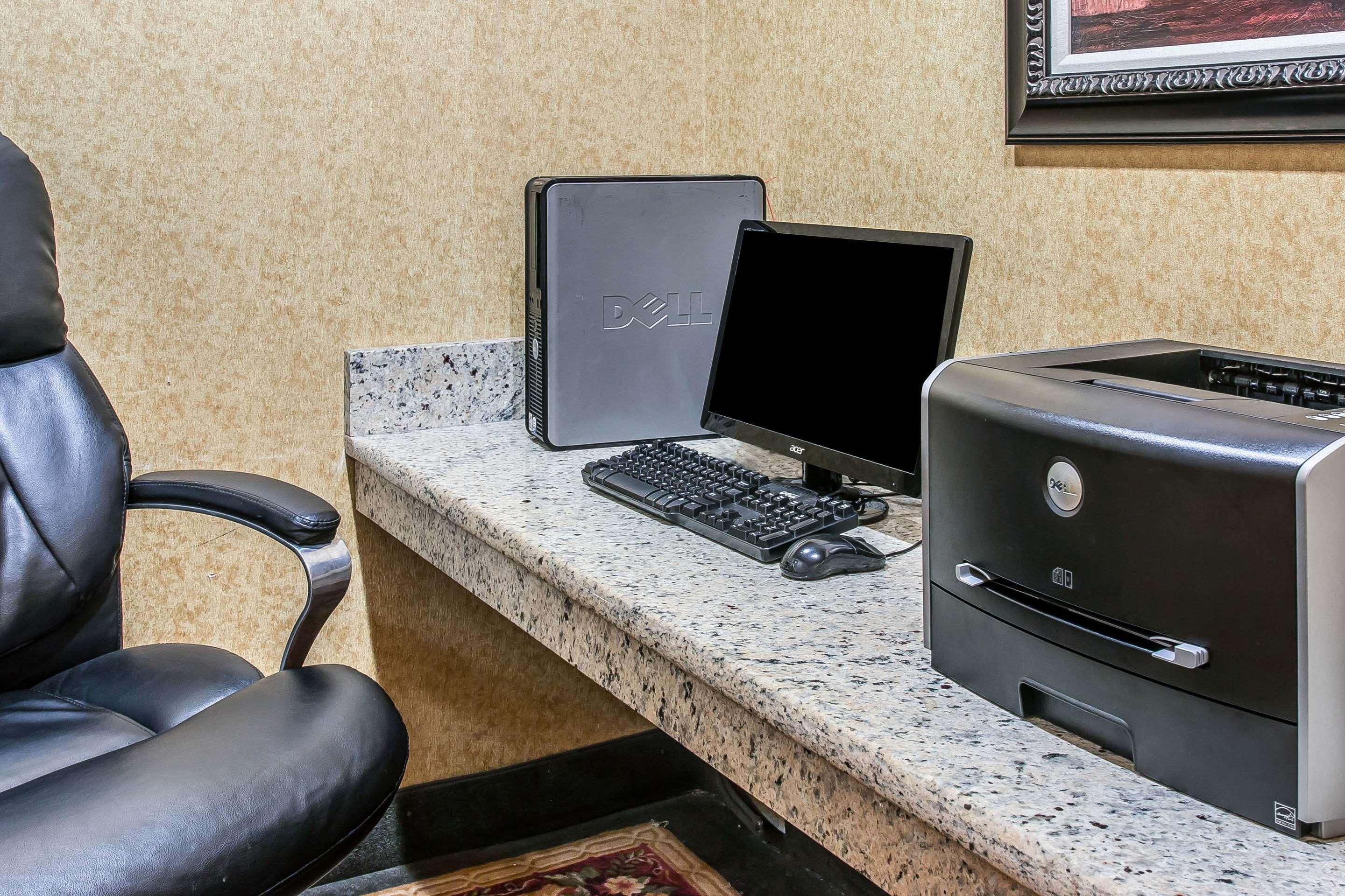 Quality Inn & Suites Ann Arbor Hwy 23 Εξωτερικό φωτογραφία