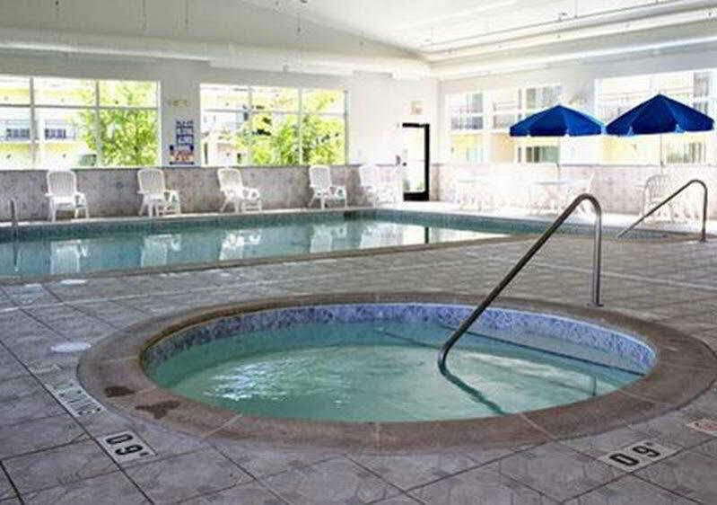 Quality Inn & Suites Ann Arbor Hwy 23 Εξωτερικό φωτογραφία